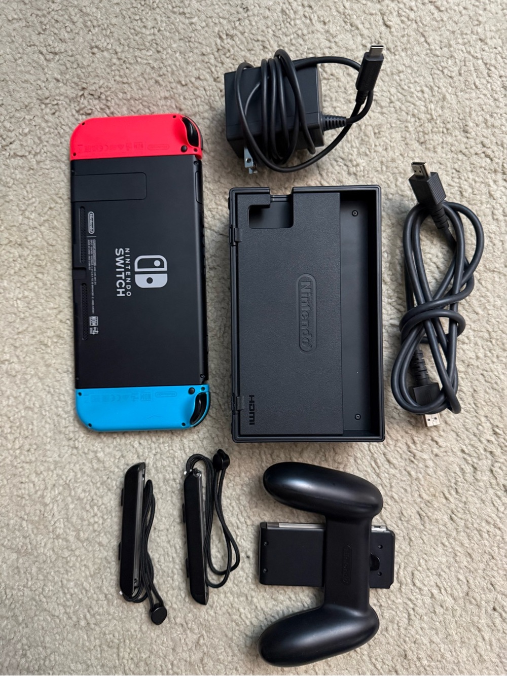 Nintendo Switch Console with Neon Blue and Neon Red Joy-Con (LIKE NEW) - Picture 2 of 5